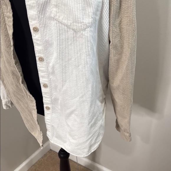American Eagle Corduroy Button-Up Shirt size M - Picture 4 of 10